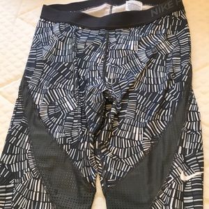 Nike patterned leggings